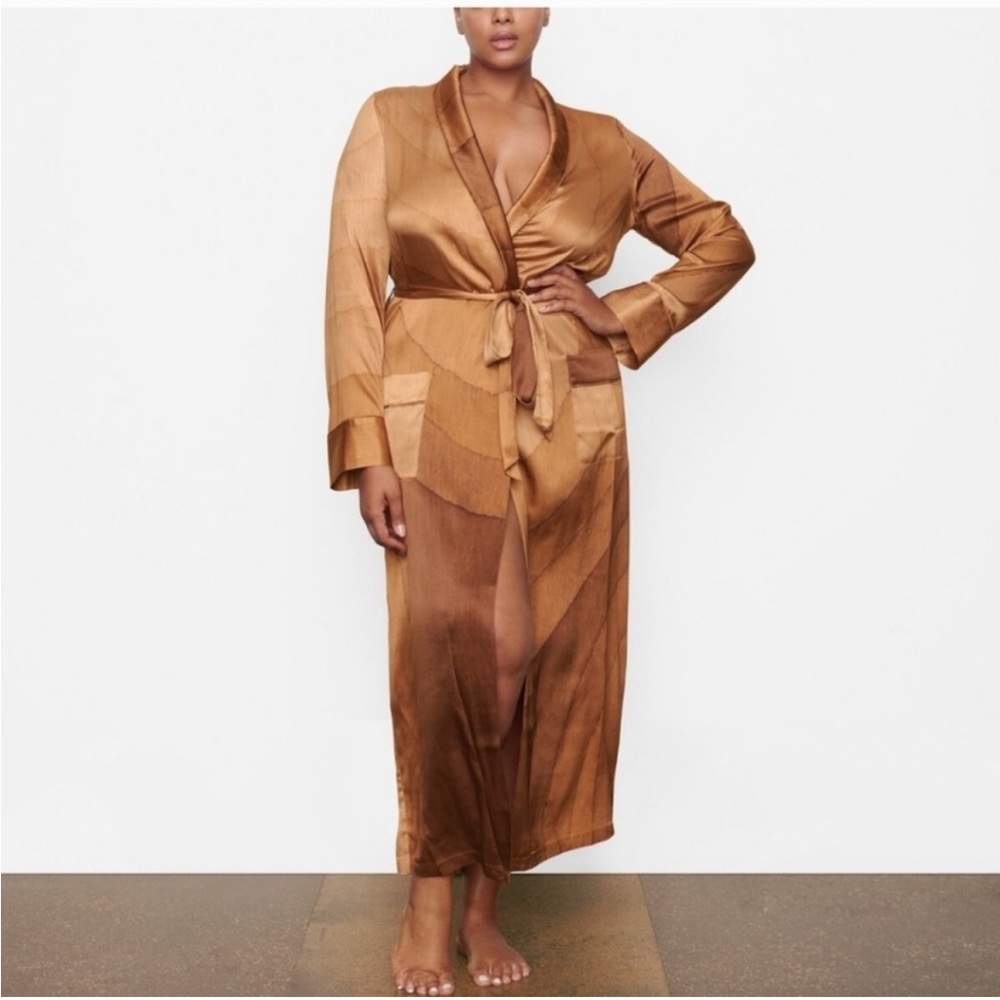 SKIMS nude print robe